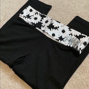 🚫SOLD🚫 PINK yoga capris leggings